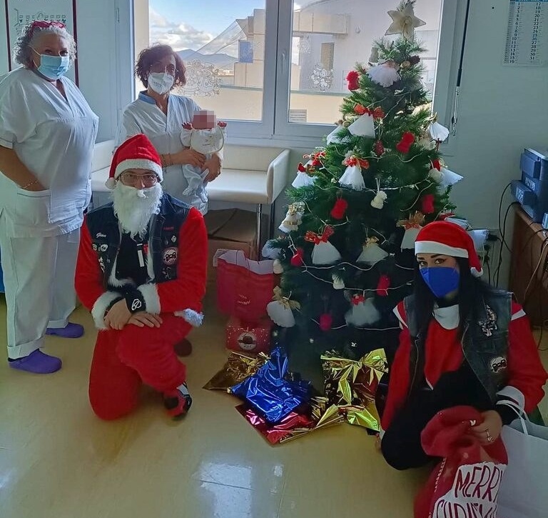I “Motobabbi” di Natale all’ospedale di Olbia con un carico di doni