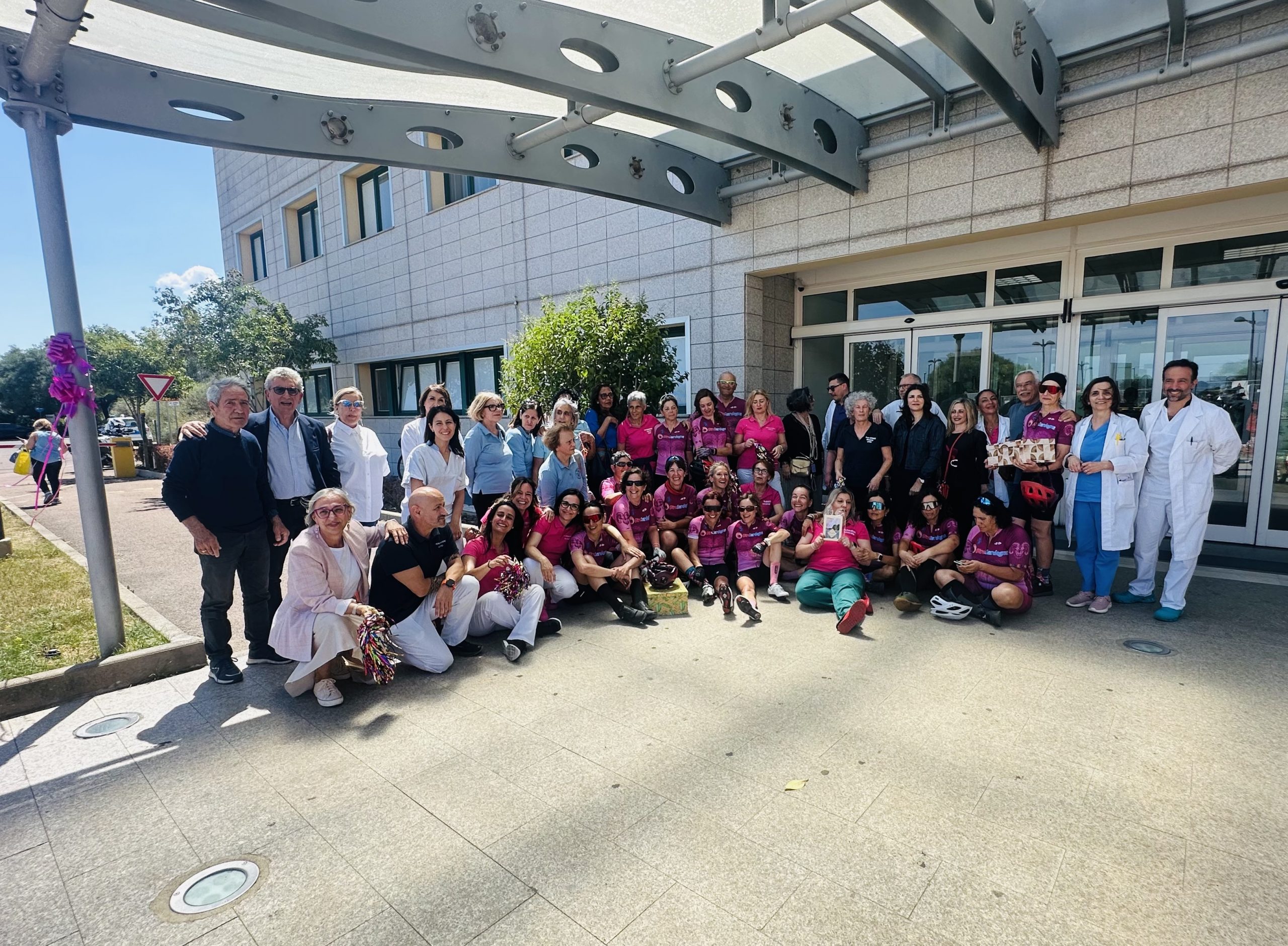 Le Pink Flamingos fanno tappa all’ospedale di Olbia Le Pink Flamingos fanno tappa all’ospedale di Olbia