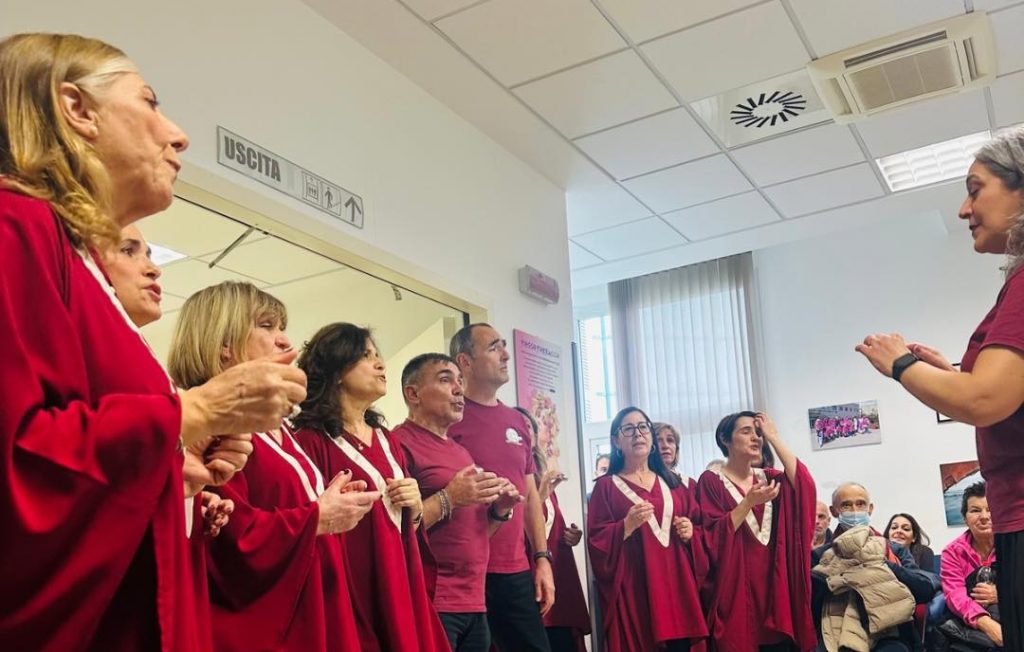 Olbia, il Movin’on up Gospel Choir accende il Natale in Oncologia